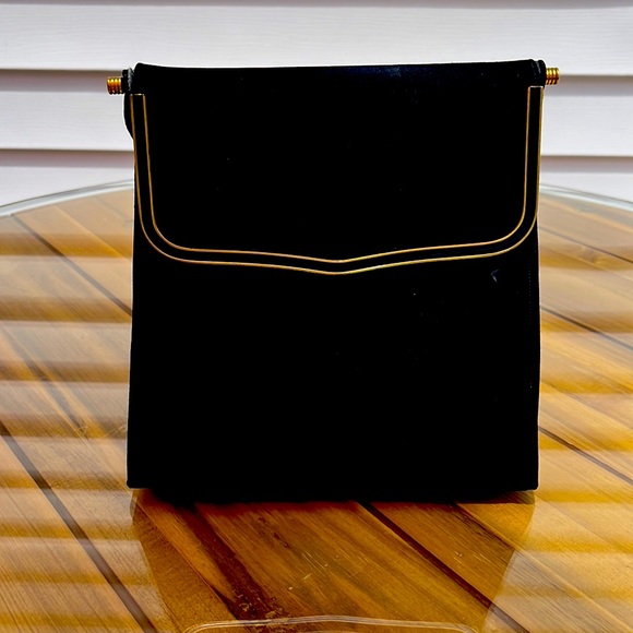 Beautiful, vintage, black suede, perma suede shoulder bag in great condition - Picture 2 of 9